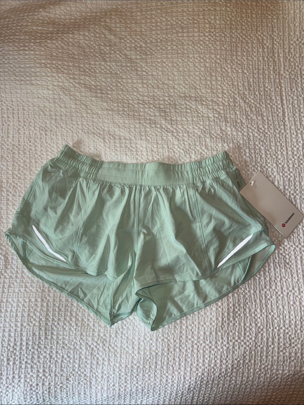 Lululemon Delicate Mint Green Hotty Hot LR 2.5” Athletic Shorts